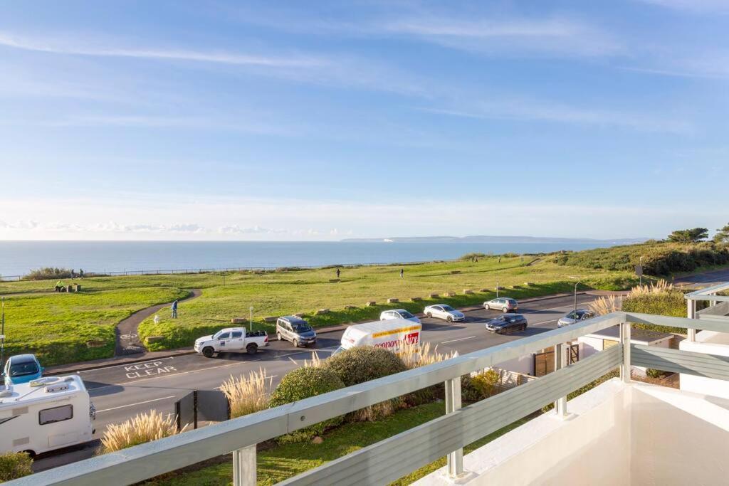 Panoramic Sea View Apartment Sleeps 4-Free Parking Bournemouth Zewnętrze zdjęcie