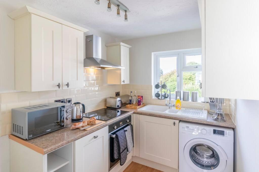 Panoramic Sea View Apartment Sleeps 4-Free Parking Bournemouth Zewnętrze zdjęcie